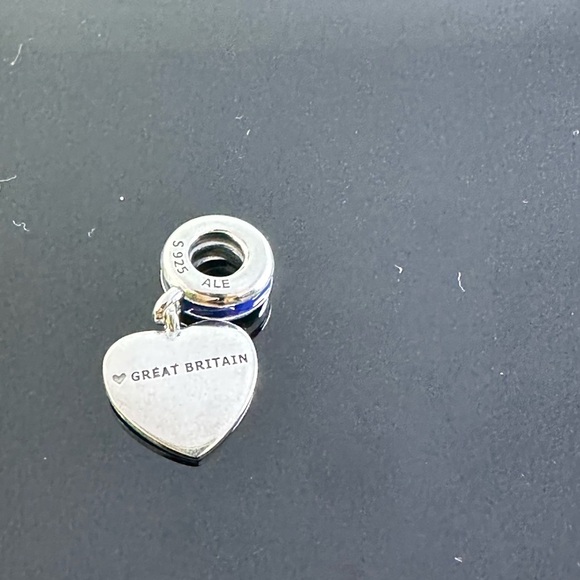 Pandora Great Britain UK Flag Travel Dangle Charm All Silver 925 Ale box #39 - Picture 2 of 5